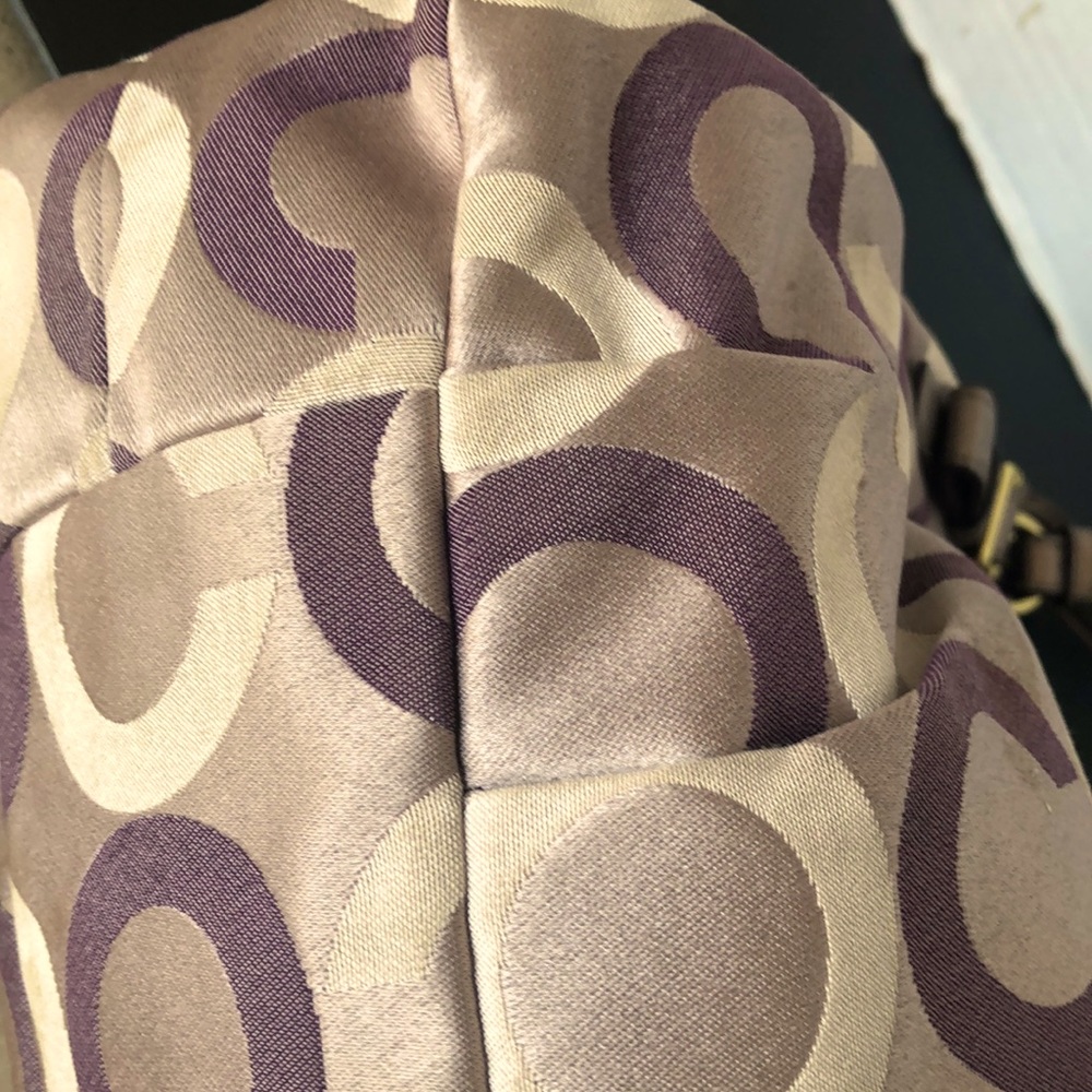 Coach Shoulder Bag. - Picture 7 of 12